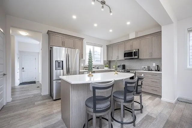 368 Yorkville Ave SW — Photo 29