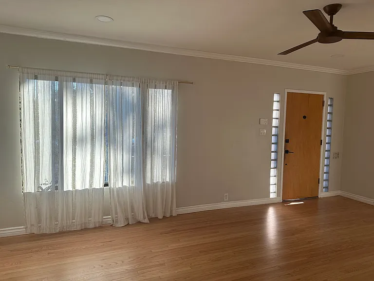 Magnolia Ave — Photo 4
