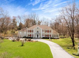 20 Georgian Ct, Stamford, CT 06903