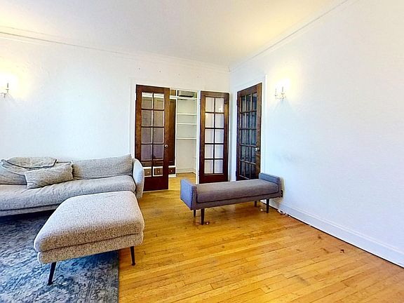 2nd image of 4608-12 N Hermitage Ave #4612-1E