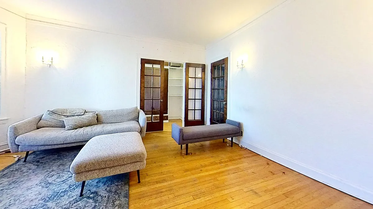 Building Photo - 4608-12 N Hermitage