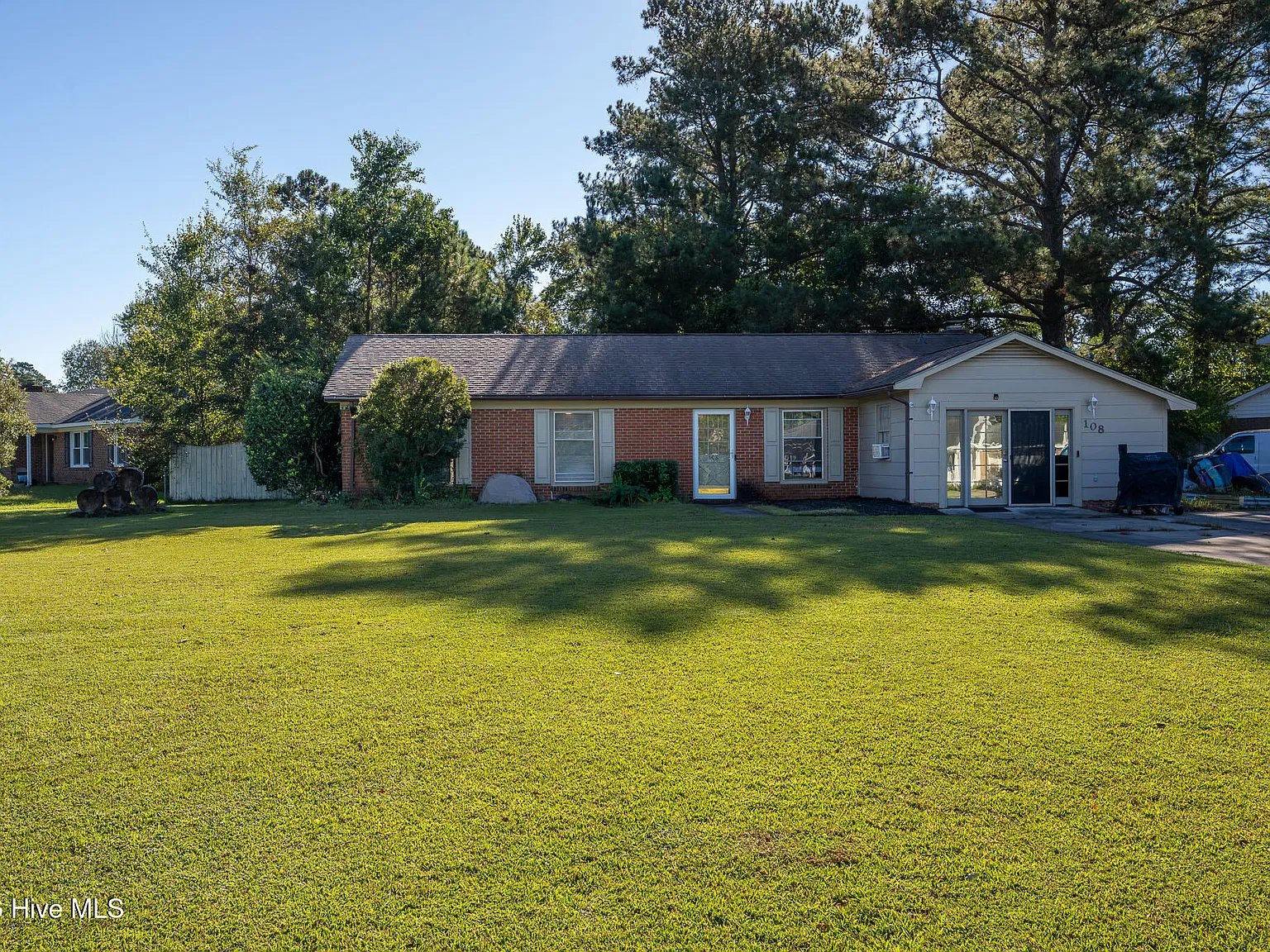 3 bed, 1.5 bath, $1,600 — Photo 1