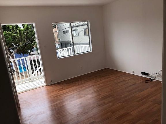 2nd image of 425 1/2 E 5th St