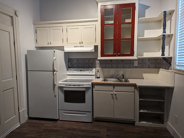 214 E Gwinnett St #B — Photo 9
