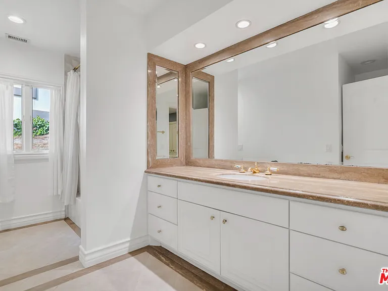 10557 Rocca Pl — Photo 34