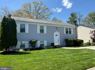 8 Ratna Ct, Baltimore, MD 21236