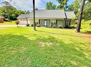 176 Holly Berry Ln, Lexington, NC 27292