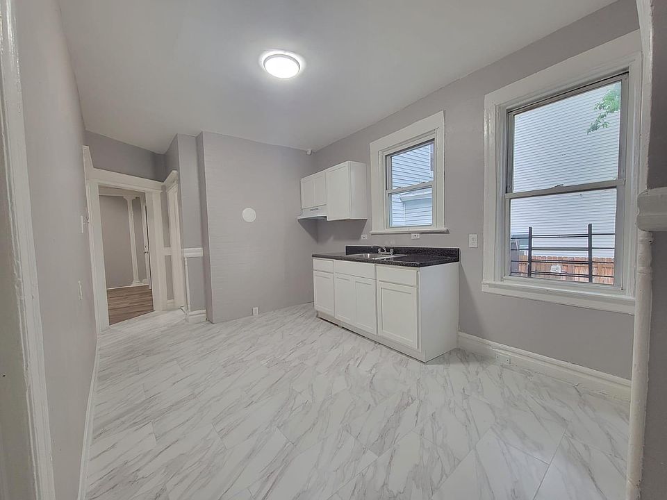 1st image of 846 S 14th St #11E