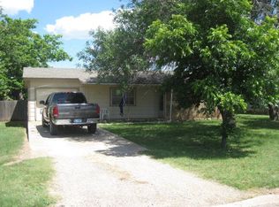 405 Avenue A, Ballinger, TX 76821