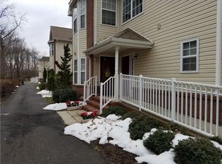 32 Forest Dr, Piscataway, NJ 08854
