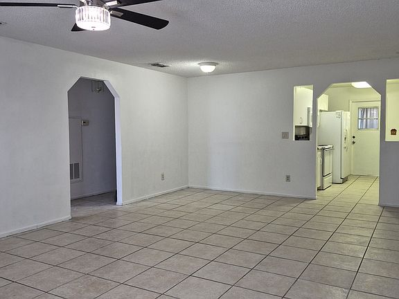 5th image of 371 Winter Ridge Blvd