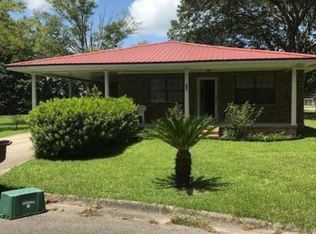 110 N Lewis Cir, Picayune, MS 39466