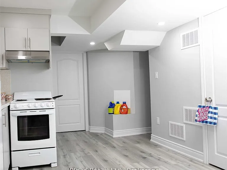 5 Chesterwood Cres — Photo 16