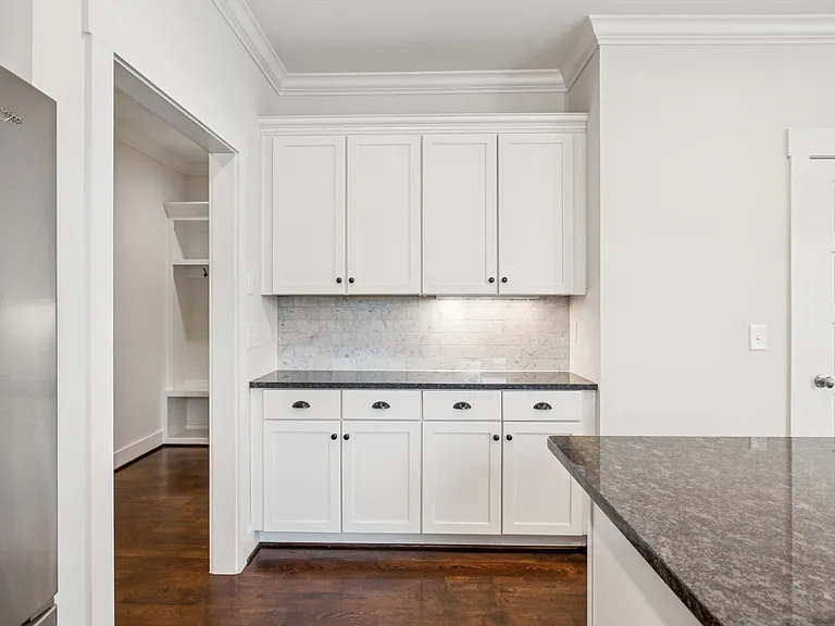 4704B Michigan Ave — Photo 18