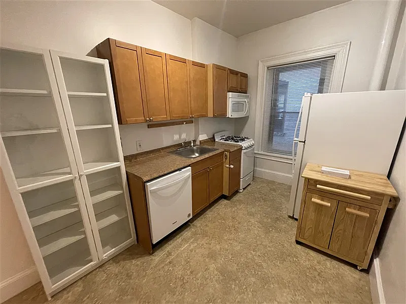 861 Massachusetts Ave — Photo 4
