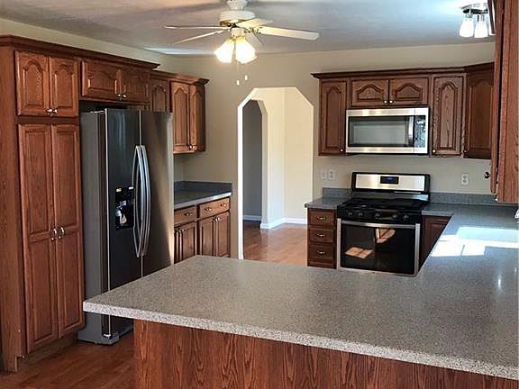 5th image of 25428 Stewart Dr