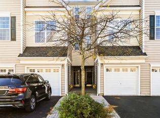 8 Swing Bridge Ln, South Bound Brook, NJ 08880