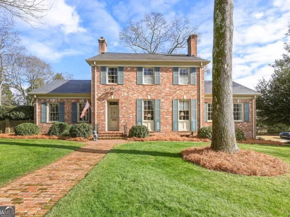 1606 Riverside Dr, Gainesville, GA 30501