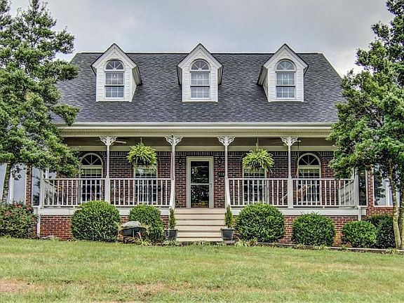 3rd image of 816 S Sherbrooke Cir