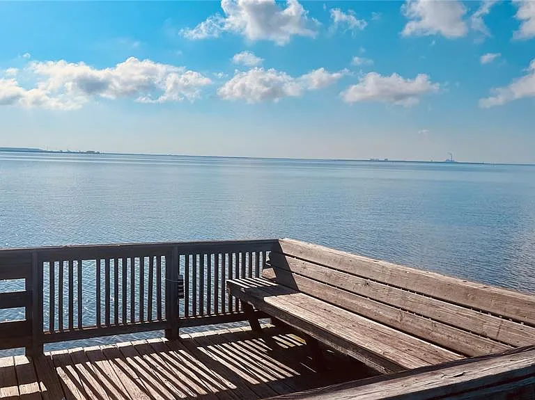 2915 Pointeview Dr — Photo 29