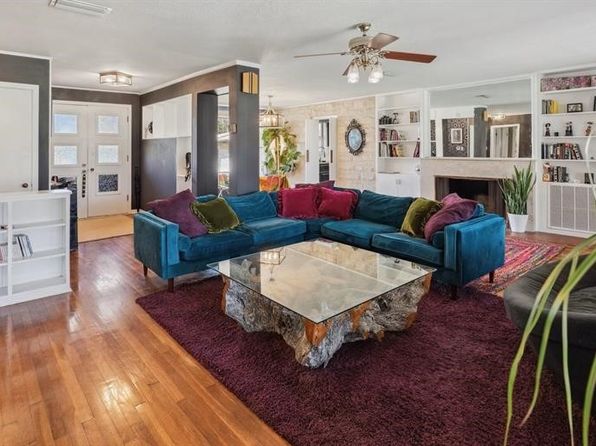 215 S Mulberry Ave, Luling, TX 78648