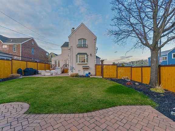 5th image of 77 Kerrigan St