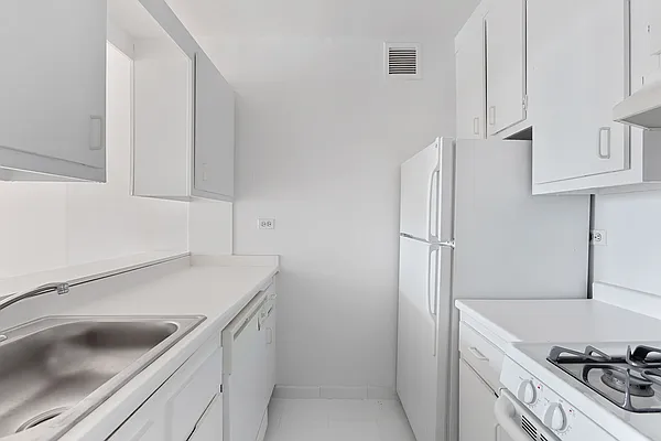 Rented by Byson Real Estate Company | media 4