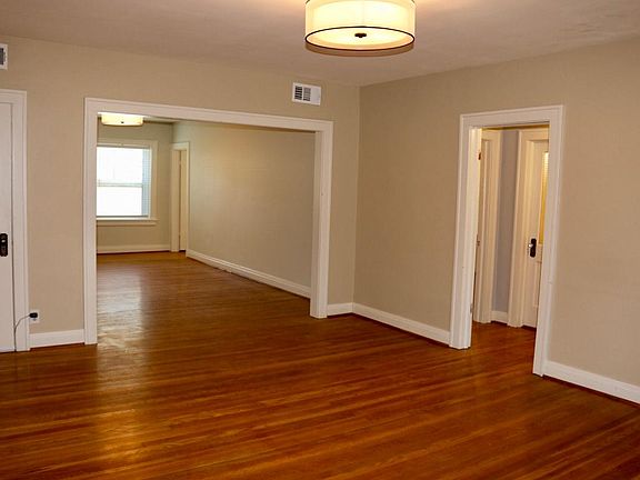 4th image of 4434 J C Nichols Pkwy Unit 1