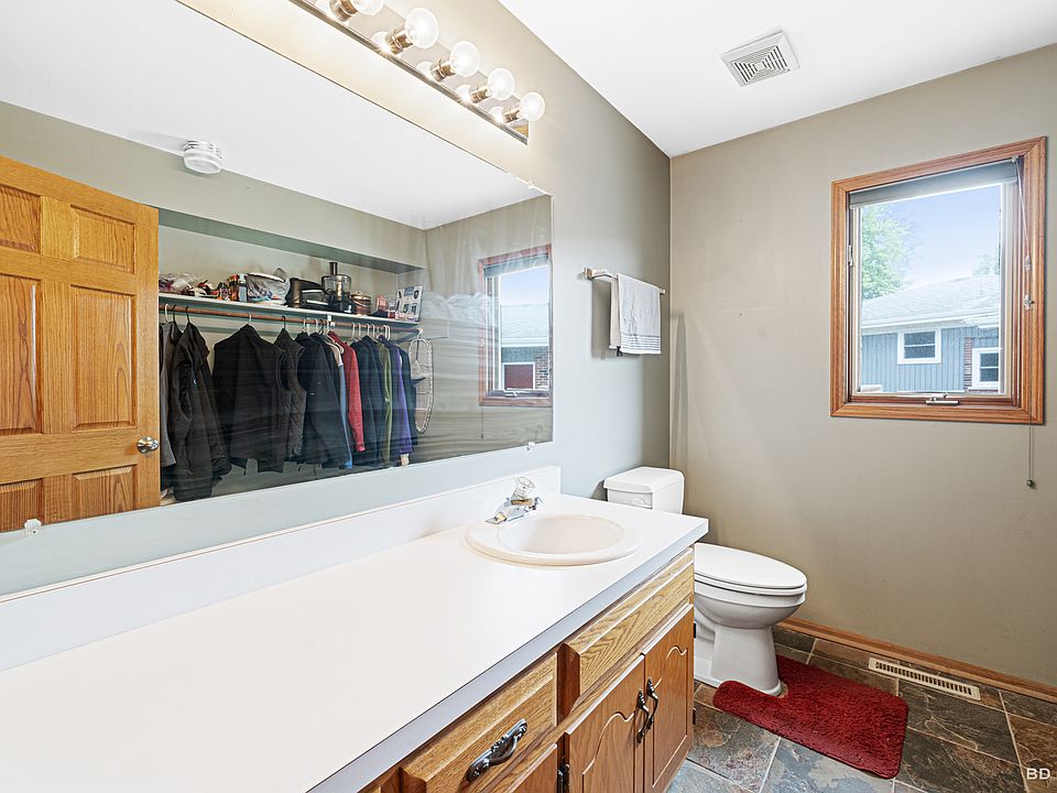 2nd image of 14801 Jean Ct