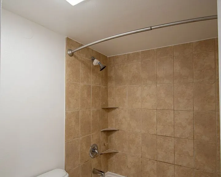 11035 Otsego St — Photo 11