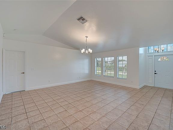 3rd image of 902 Adeline Ave