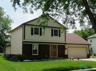 127 Springwood St E, Oregon, OH 43616