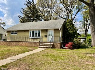 295 Hayes Dr, Saddle Brook, NJ 07663
