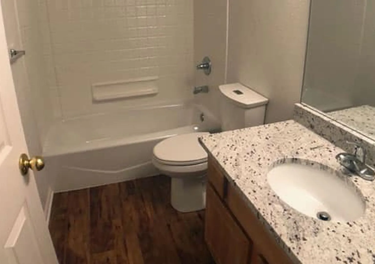 3 Bedroom 2 Bathroom just East of Campus on 30th Street, perfect walking distance for students. — Photo 4