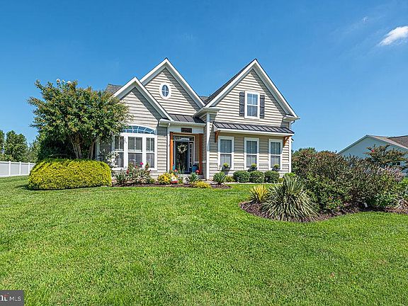 4th image of 31430 Waters Way