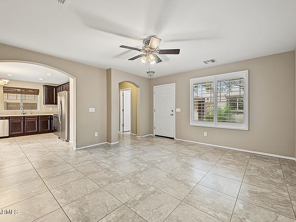 4th image of 2552 E VERMONT Drive