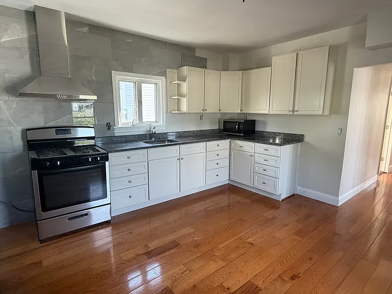 2 Hillside Ave #2 — Photo 9