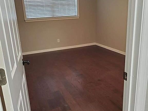 3rd image of 1220 Lemon Dr