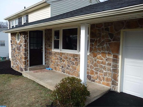 2nd image of 2614 Dean Dr