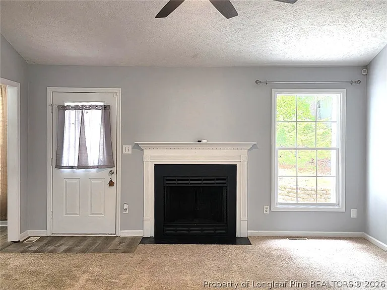 910 Foxhunt Ln — Photo 8