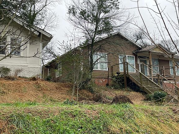 3rd image of 1570 Westwood Ave SW