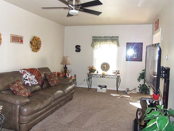 3rd image of 257 Putnam Ln