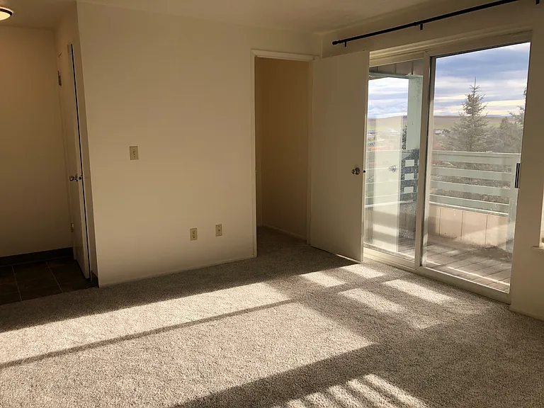 921 SE Klemgard St #D6 — Photo 5