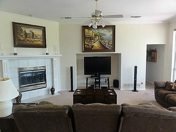 2nd image of 118 Meadow Glen Ln