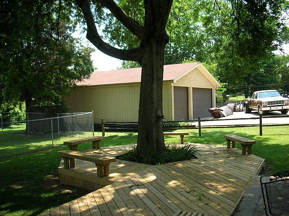 Back Deck (Lighting at tree base)