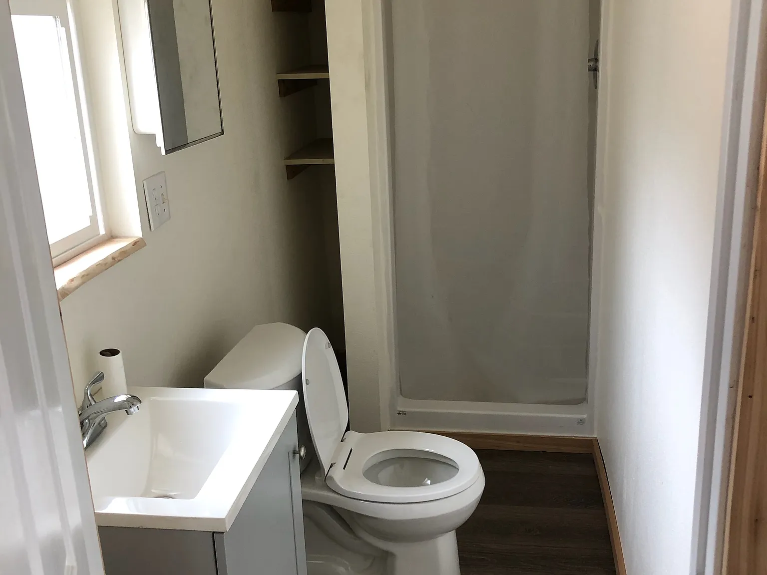 Studio, 200 sqft, $1,050 — Photo 3