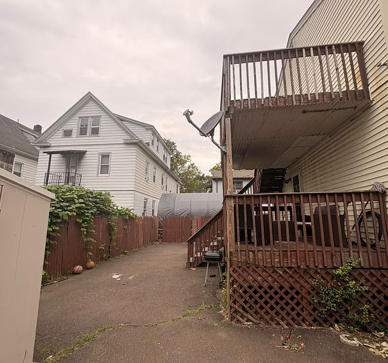 1st image of 18 Clover Pl #2