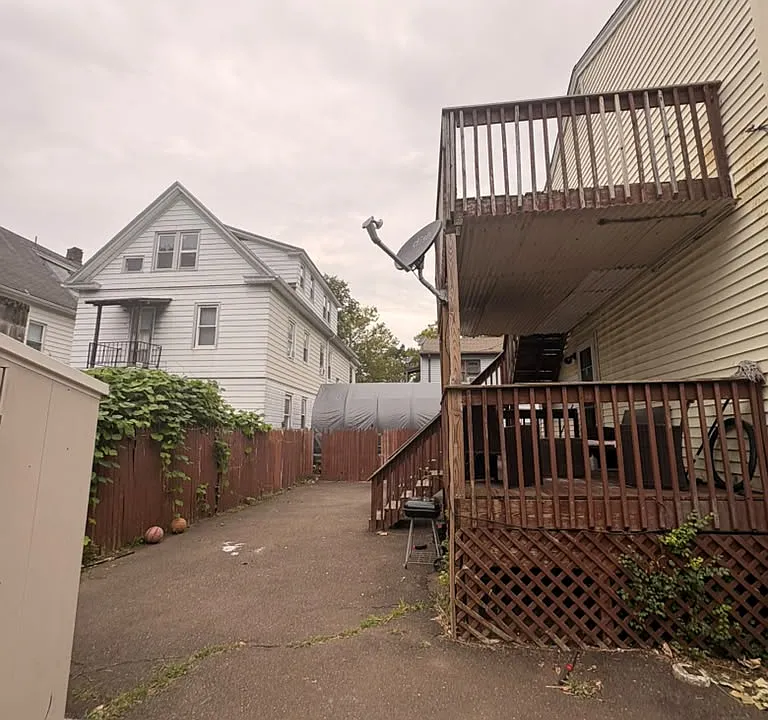 18 Clover Pl #2