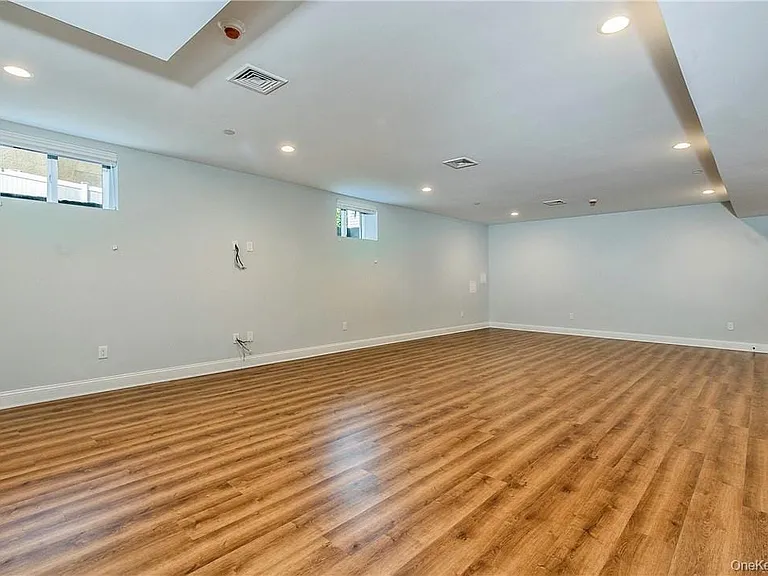 124B Maple Ave — Photo 19