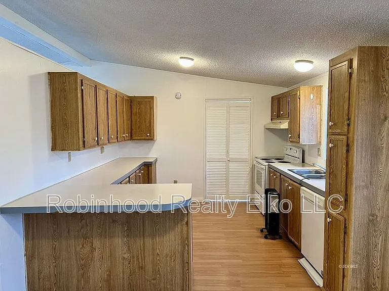 1006 Cedar St — Photo 11